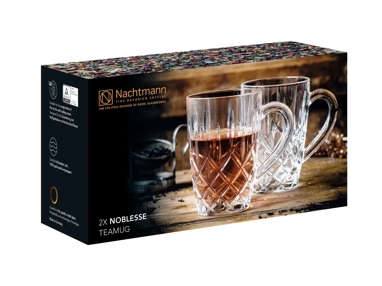Två vackra kristallglas för te eller caffe latte, med klassiskt mönster. Perfekta för varma drycker.